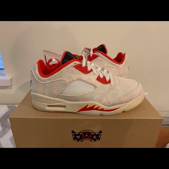 Jordan 1 Low Chinese New Year - Picture 1 of 3